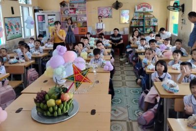Trường Tiểu học Thị trấn Yên Định, huyện Hải Hậu, tỉnh Nam Định Vui Tết Trung thu – Chia sẻ yêu thương.