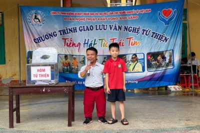 Trường Tiểu học Yên Định giao lưu văn nghệ và ủng hộ từ thiện đoàn Hội người khuyết tật