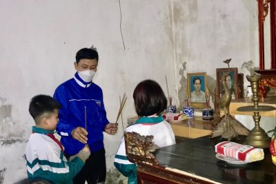Hoạt động Uống nước nhớ nguồn, Đền ơn đáp nghĩa của Liên đội trường Tiểu học thị trấn Yên Định dịp Tết Giáp Thìn