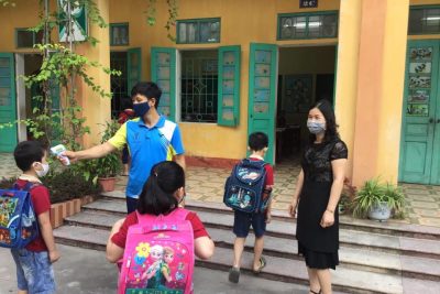 Học sinh TH Yên Định quay lại trường sau khi nghỉ dịch Covid-19.