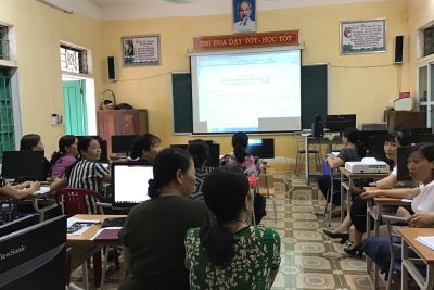 Sinh hoạt chuyên môn của các tổ khối Trường Tiểu học Yên Định.